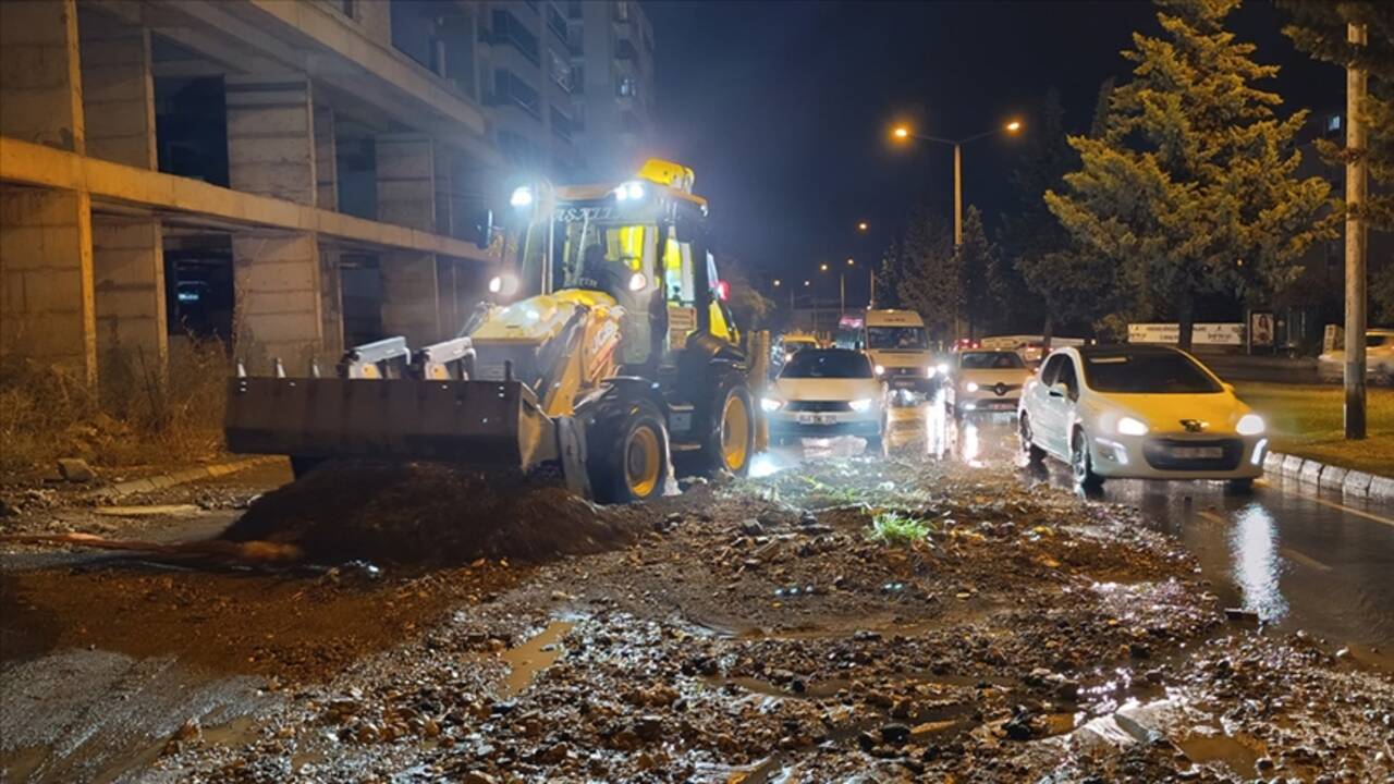 Kahramanmaraş'ta sağanak hayatı olumsuz etkiledi