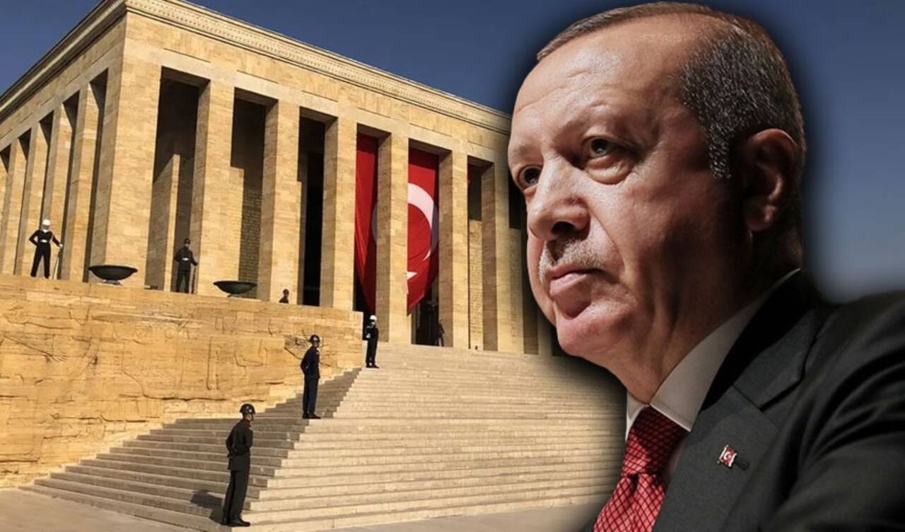 Cumhurbaşkanı Erdoğan YAŞ üyeleri ile Anıtkabir'i ziyaret etti