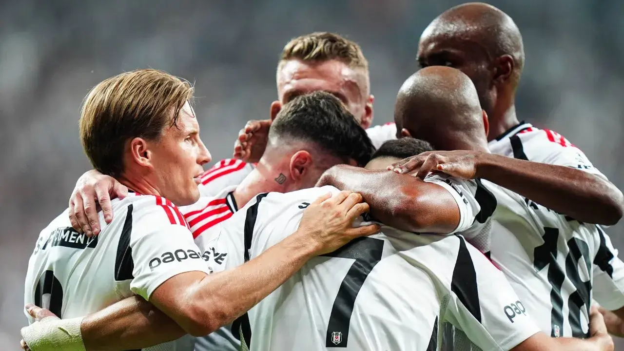 Beşiktaş Hollanda ekibi Ajax'a 4-0 yenildi