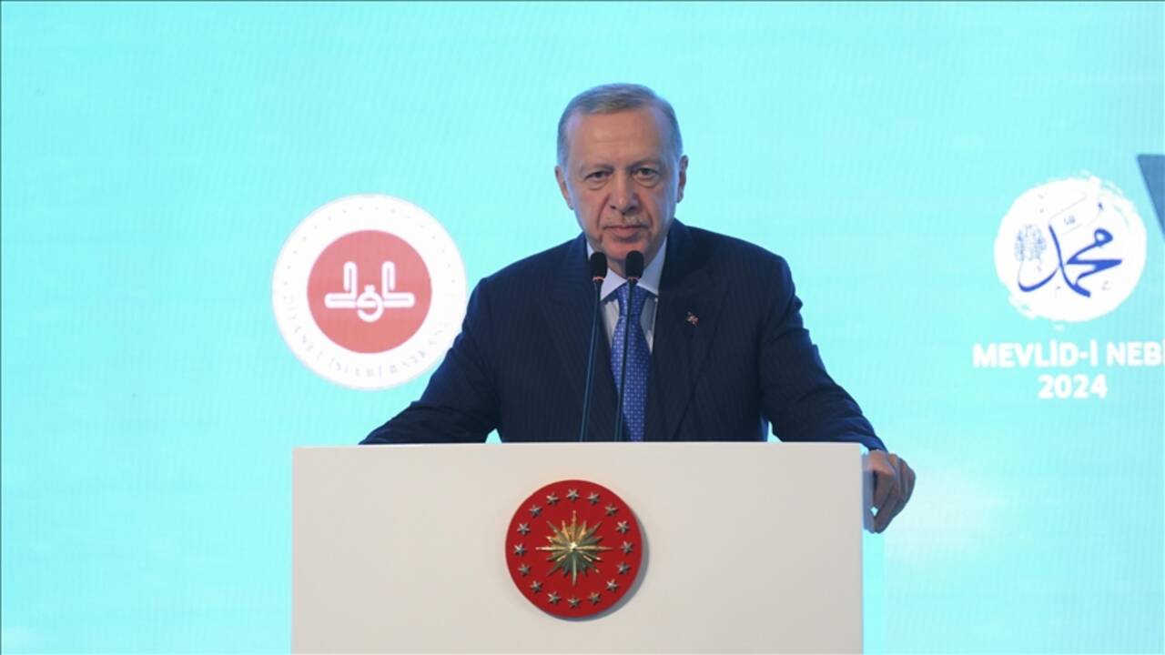 Cumhurbaşkanı Erdoğan: İzinden gittiğimiz tek insan Resulullah Efendimizdir