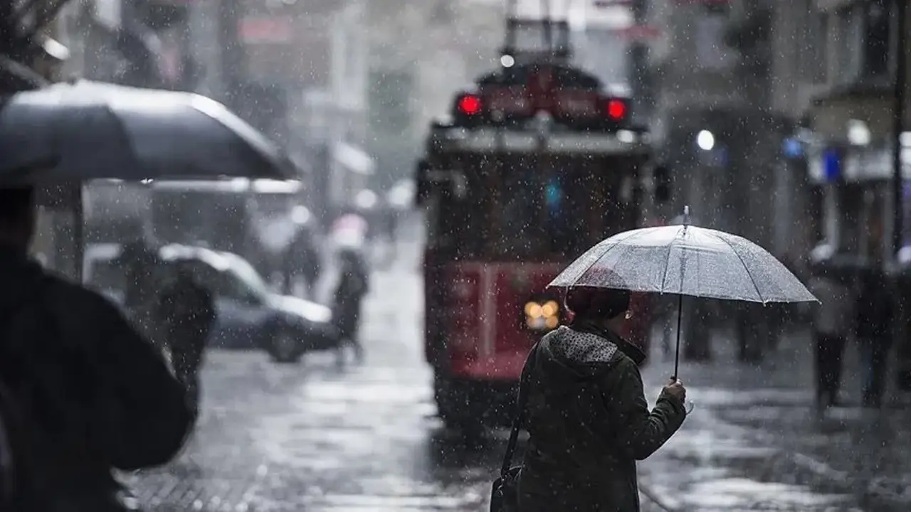 AKOM alarm verdi: İstanbul’a kuvvetli yağış uyarısı!