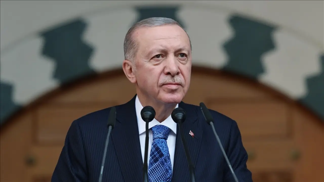 Cumhurbaşkanı Erdoğan: Dinimizi istismar eden çıkar gruplarına meydanı boş bırakmamalıyız