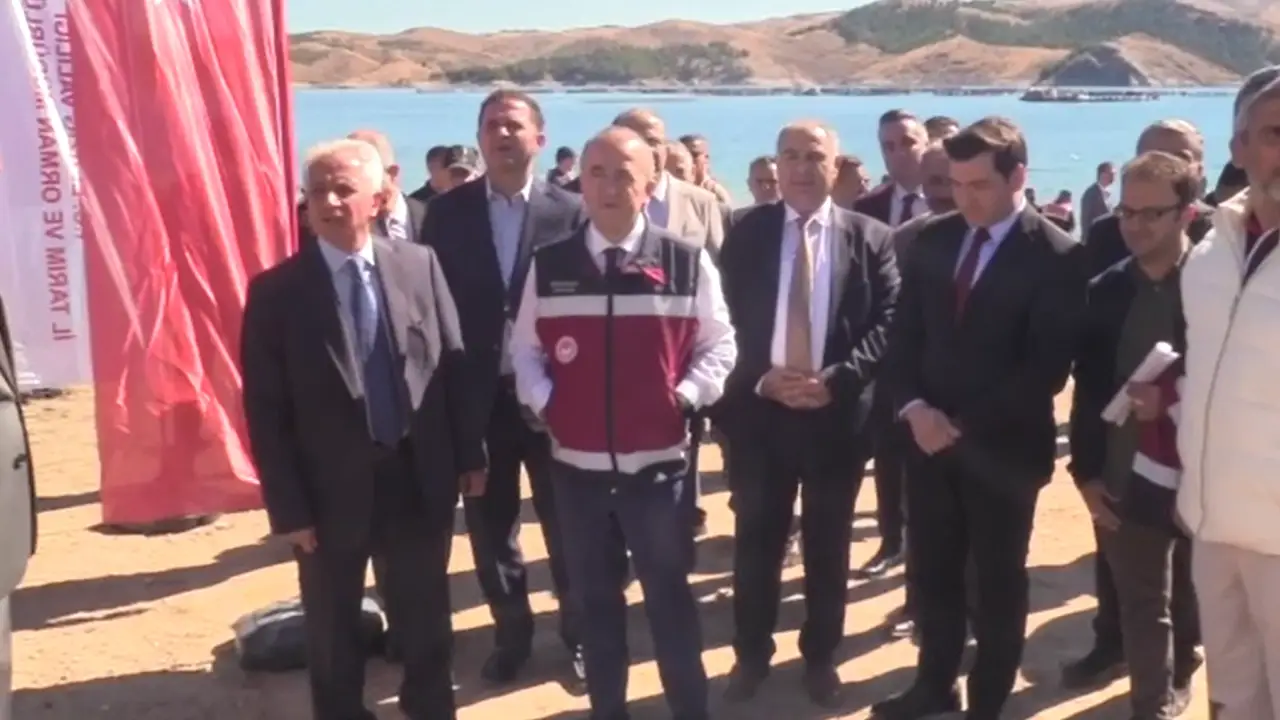 Elazığ'da su kaynaklarına 3 milyon sazan yavrusu takviyesi