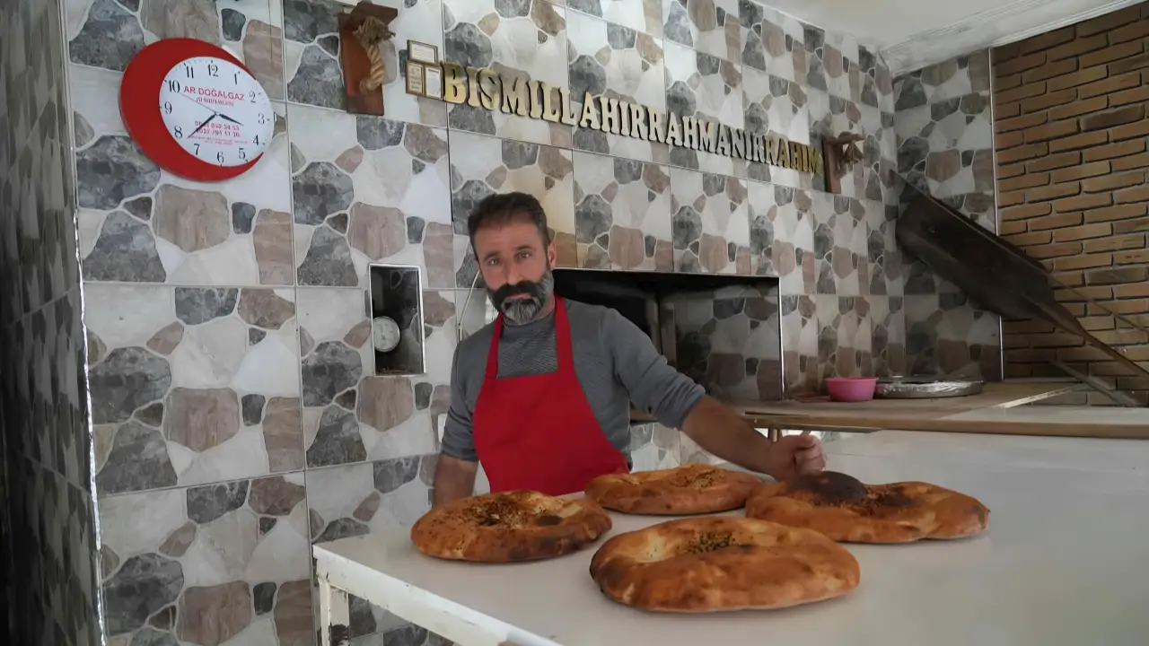 Fırından anlamlı destek: Şehit ailelerine ücretsiz, gazilere ise yarı fiyatına ekmek hizmeti