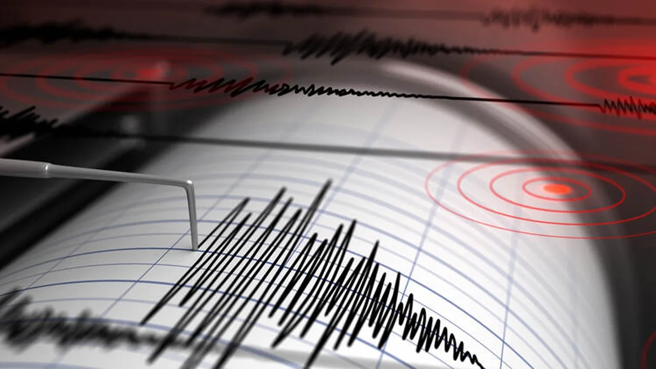 Ege'de 5,3 büyüklüğünde deprem