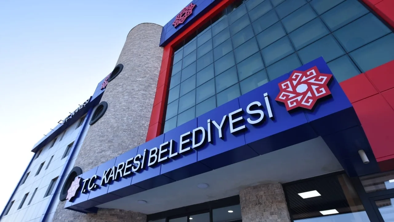 Balıkesir'de zabıta olmayan kişilere resmi zabıta kıyafetiyle görev verildi