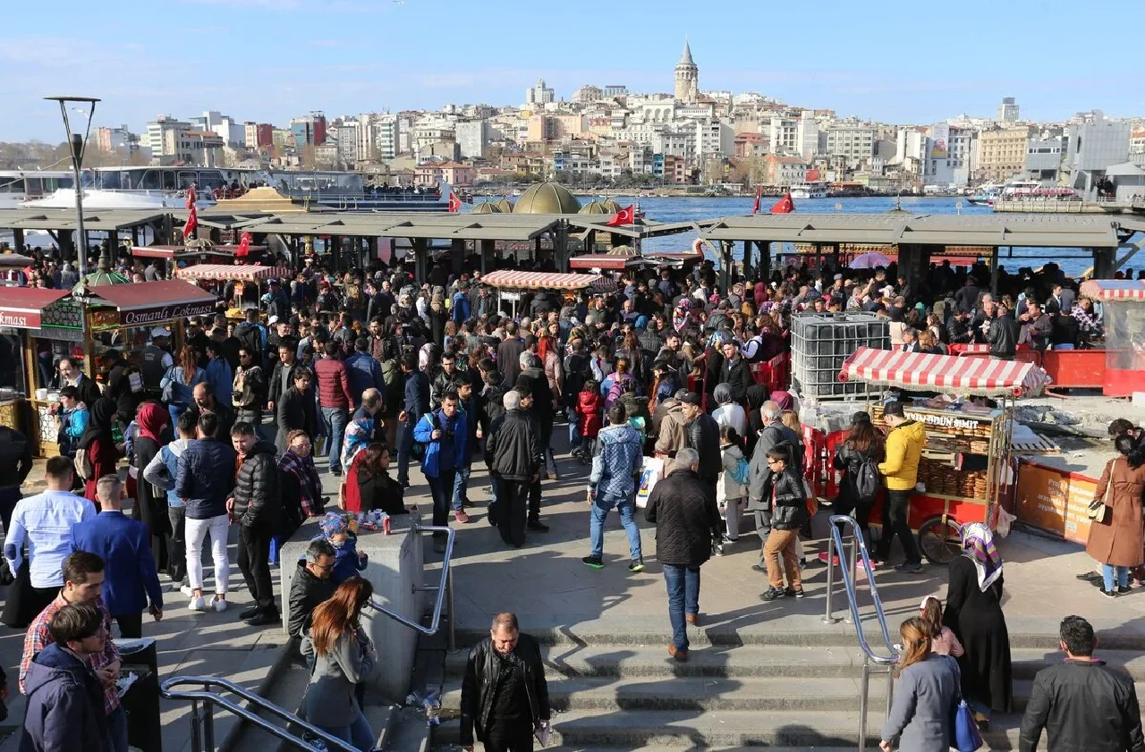 İstanbul'da yaşam zorlaşıyor: Maliyet asgari ücretin 4 katına çıktı