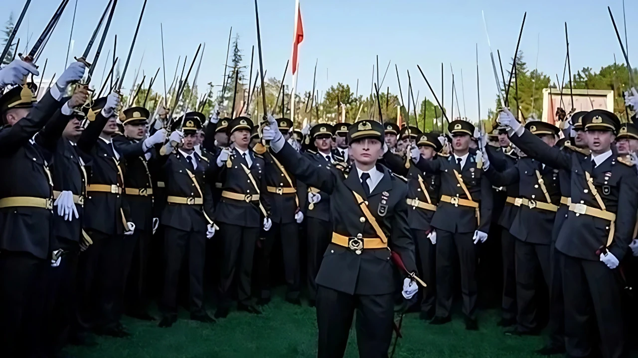 Kılıçlı yemin soruşturmasında teğmenlere ihraç talebiyle tebligat gitti