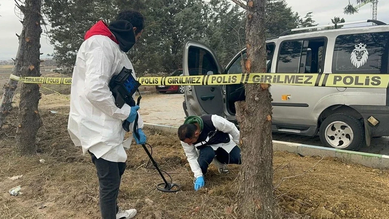 Tekirdağ'da iki kuzen mezarlıkta başlarından vurulmuş halde ölü bulundu