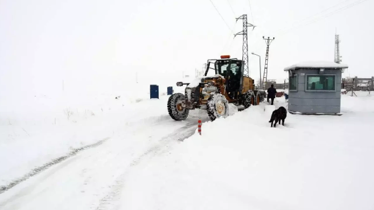 Kastamonu, Tokat ve Amasya'da 90 köy yolu kar nedeniyle ulaşıma kapandı