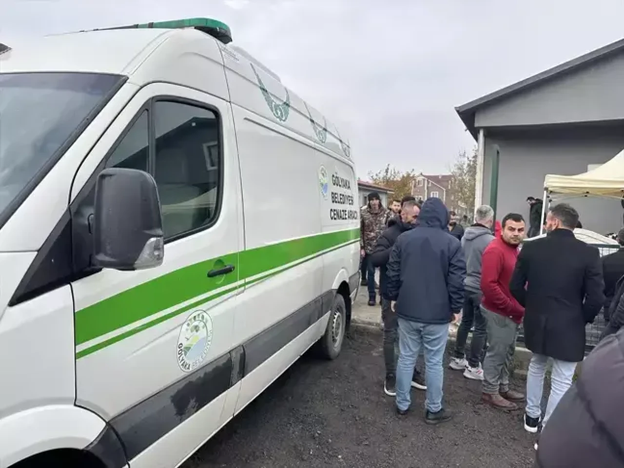 Düzce'de çatı tamiri yapan işçi elektrik akımına kapılarak hayatını kaybetti