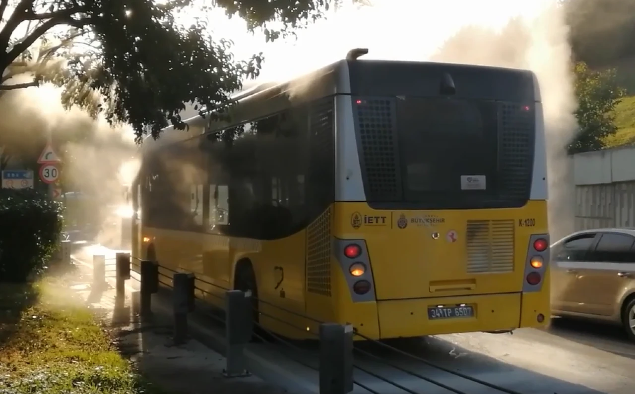 Şişli’de İETT otobüsünde korkutan yangın!