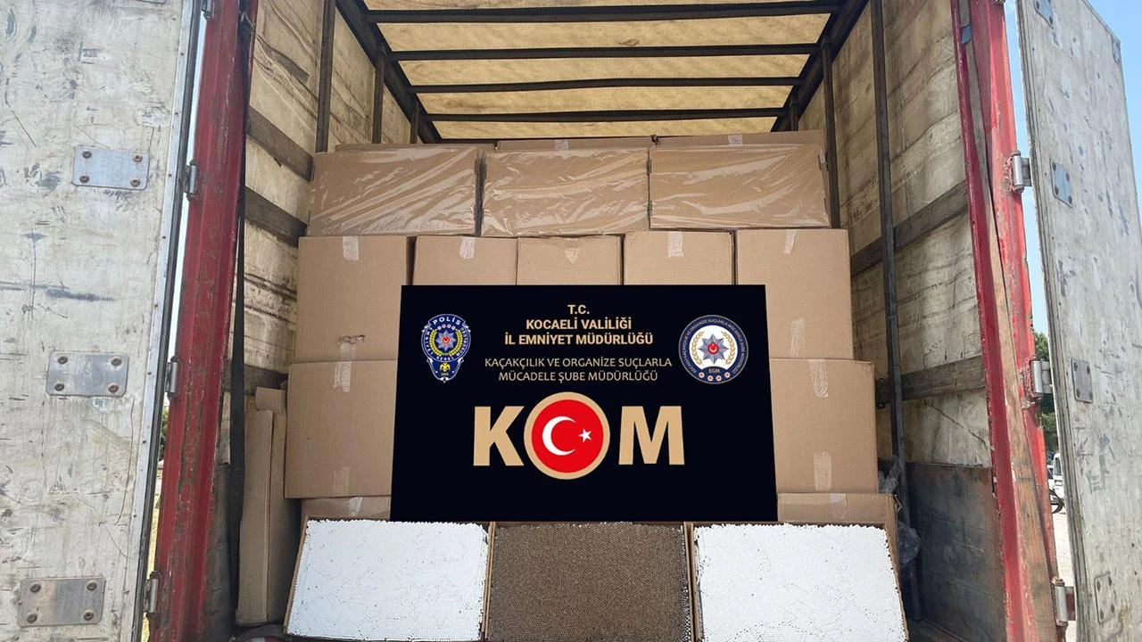 Kocaeli'de kaçakçılık operasyonu: 9 milyon 580 bin kaçak makaron bulundu