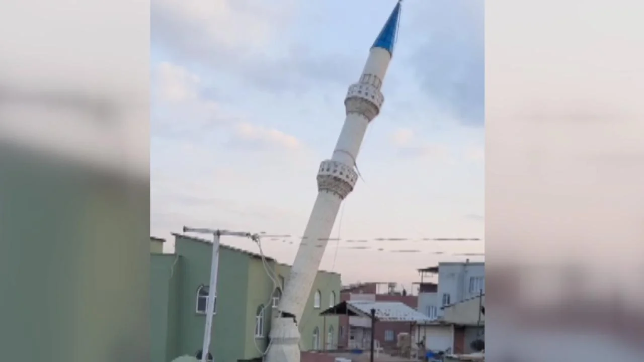 Deprem sonrası zararını Diyanet Vakfı'ndan istemek için dava açtı