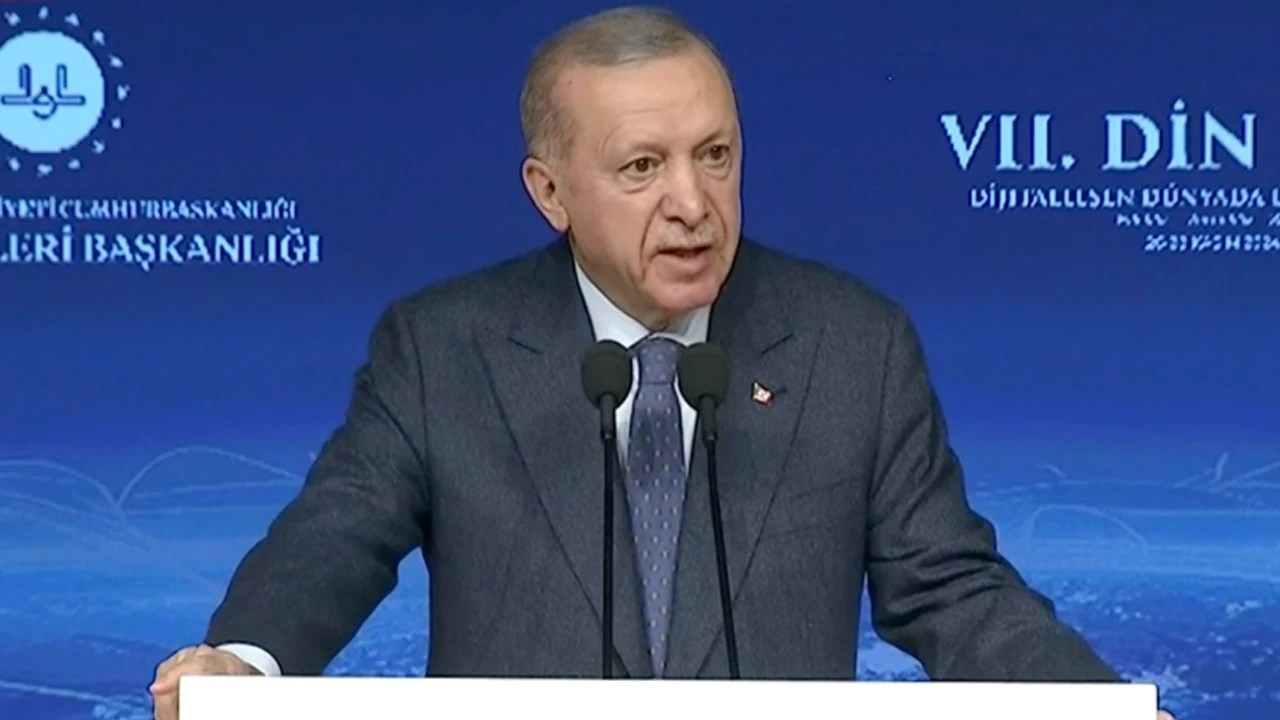 Cumhurbaşkanı Erdoğan: Dijital hareket yeni bir yapay din oluşturma niyetinde