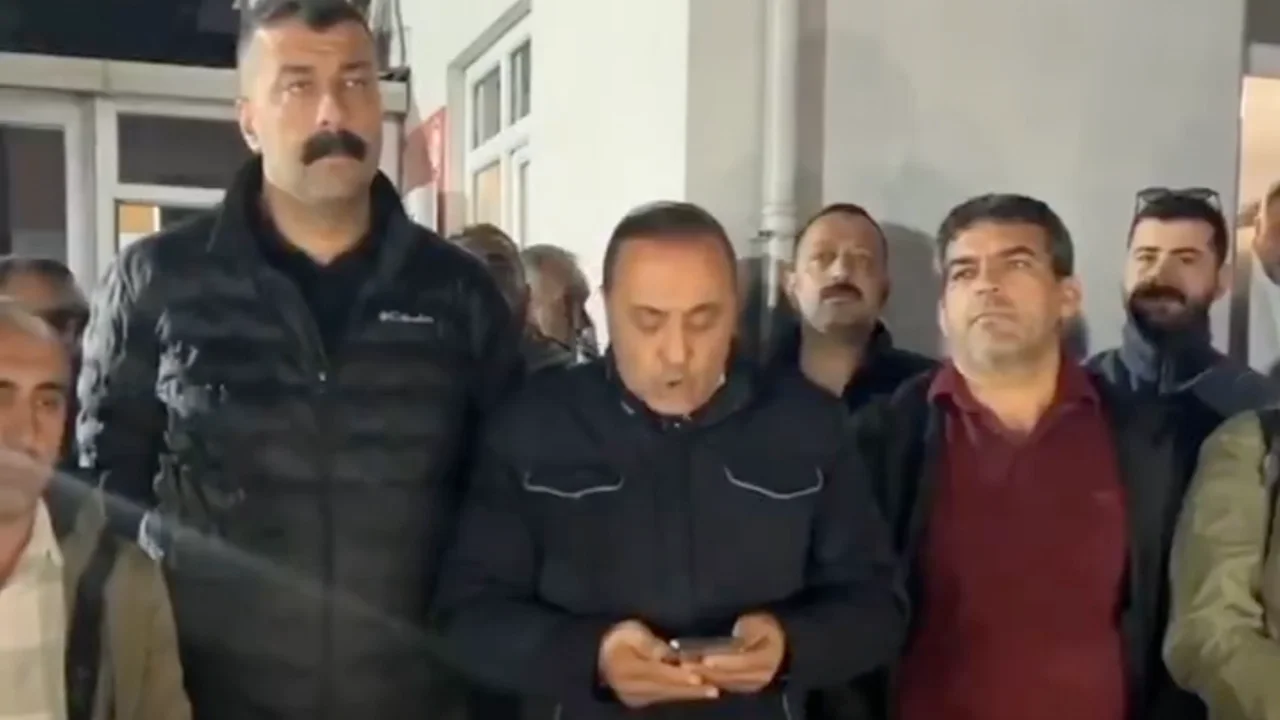 Belediye çalışanlarından grev: Kartal, Ataşehir, Maltepe ve Kadıköy şubeleri pazartesi günü süresiz iş bırakıyor