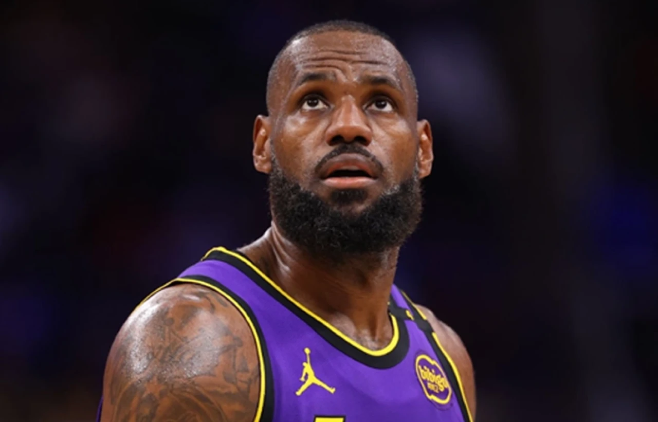 LeBron James'in basketbolu bırakacağı tarih belli oldu