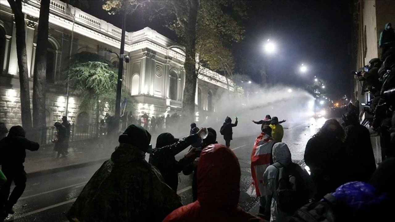 Gürcistan'da 4 günlük protestoların bilançosu: 113 polis yaralı, 224 gözaltı