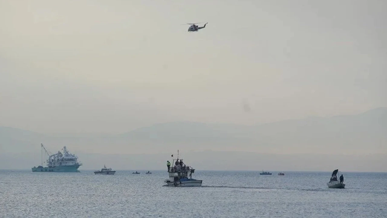 Samsun'da kaybolan 2 balıkçının teknesi 8 metre derinlikte bulundu!