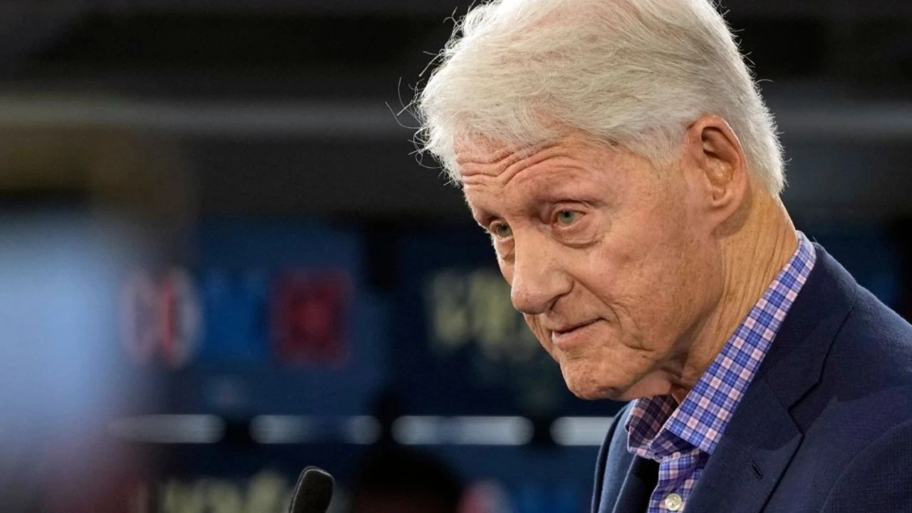 ABD'nin eski Başkanı Bill Clinton hastaneye kaldırıldı