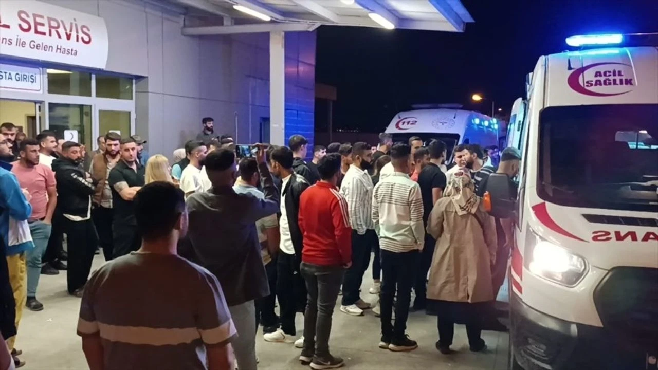 Şanlıurfa'da vinç devrildi: 1 ölü, 1 yaralı