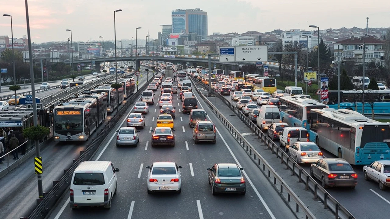 Sabah yola çıkanlar dikkat! Kara yollarındaki son durum açıklandı