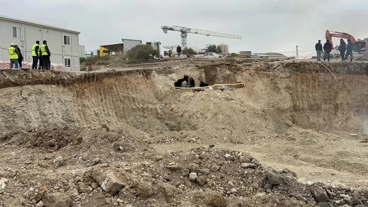 Hatay’da inşaat kazısında kaya mezarları ortaya çıktı!