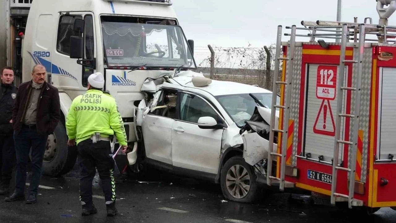 Ordu'da zincirleme kaza! 3 araç birbirine girdi: 6 yaralı