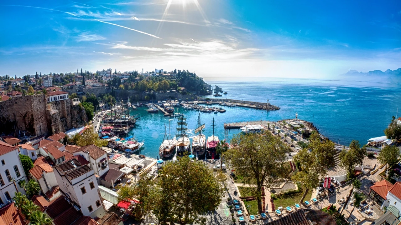 Antalya, 2025 D-8 Turizm Şehri Ödülü’nü kazandı