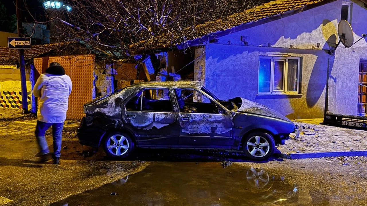 Edirne'de feci kaza: Alev alan otomobildeki 4 kişi hayatını kaybetti