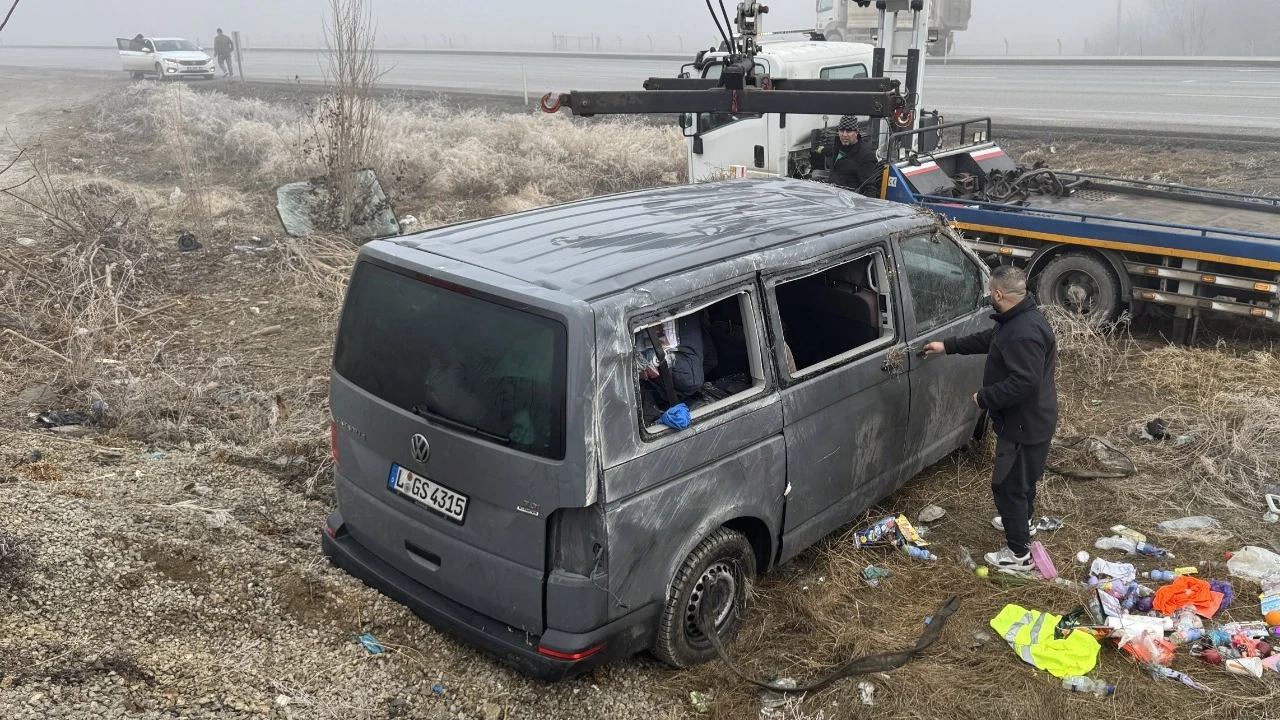 Almanya'dan gelen gurbetçi aile kaza yaptı