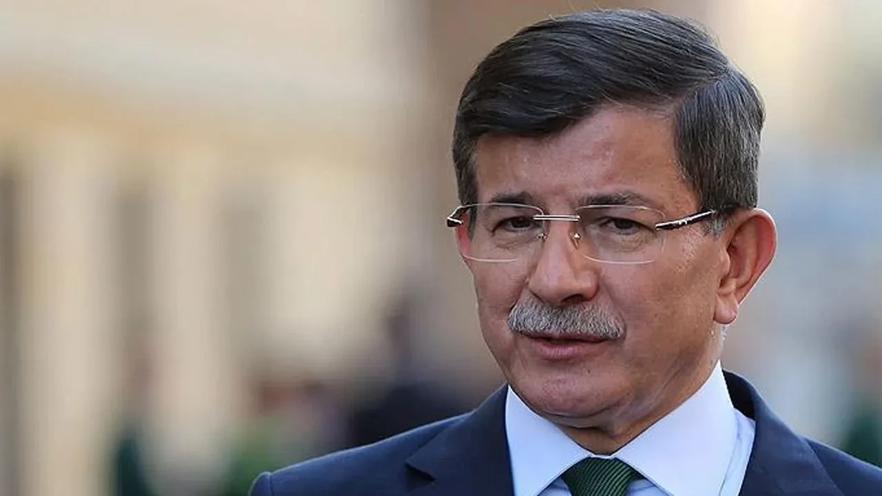 Ahmet Davutoğlu AK Parti'ye mi dönüyor?