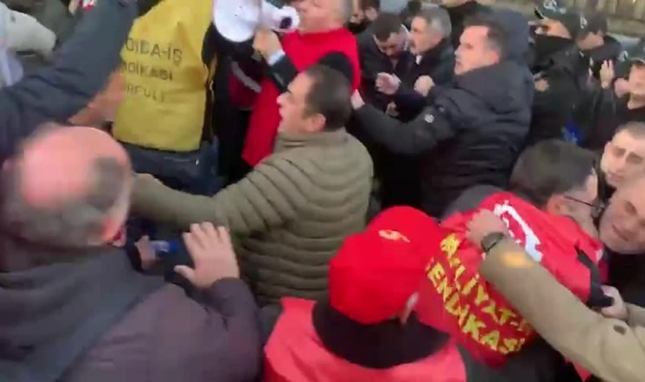 İstanbul’dan Gebze’ye yürüyen Polonez işçilerine polis müdahalesi