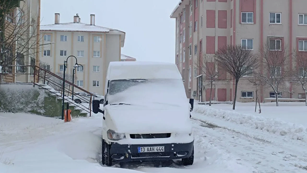 Kar nedeniyle 799 yerleşim yeri ulaşıma kapandı