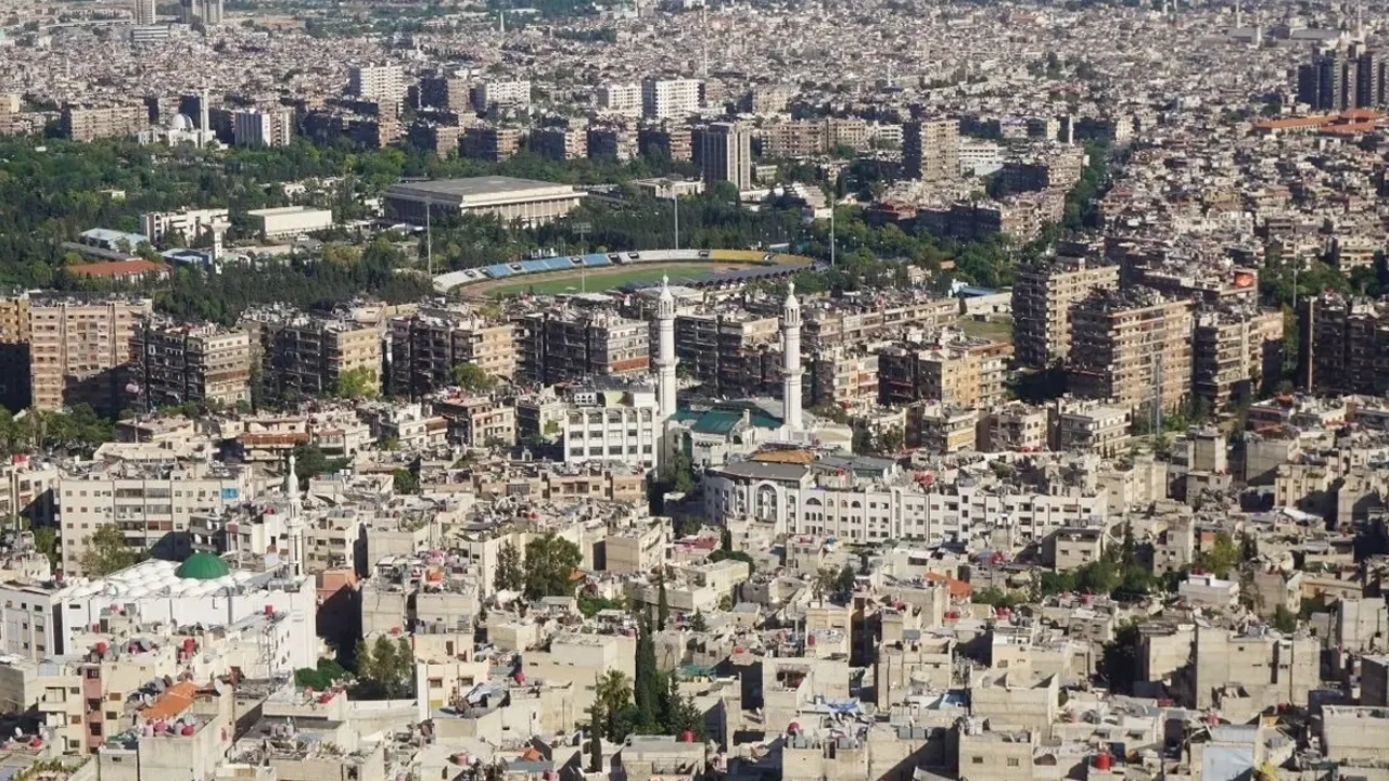 Şam’da sokağa çıkma yasağı kaldırıldı: Baas rejimi sonrası ilk adımlar