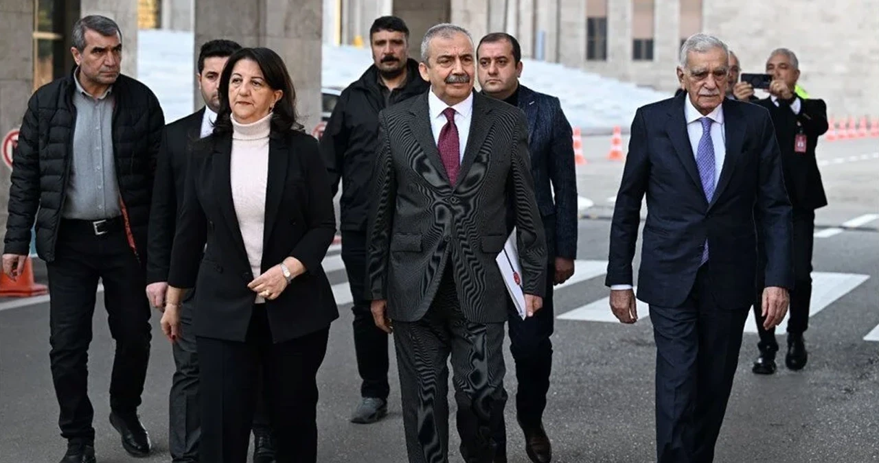 Ankara'da kritik görüşme: AK Parti ile DEM Parti bir araya geldi