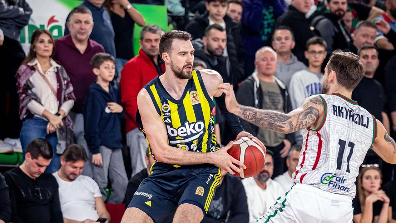 Fenerbahçe Beko, Karşıyaka karşısında 101-90 galip geldi