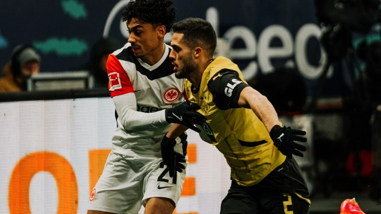 Eintracht Frankfurt, Borussia Dortmund'u 2-0 mağlup etti! Fenerbahçe ile anılan Tuta forma giydi