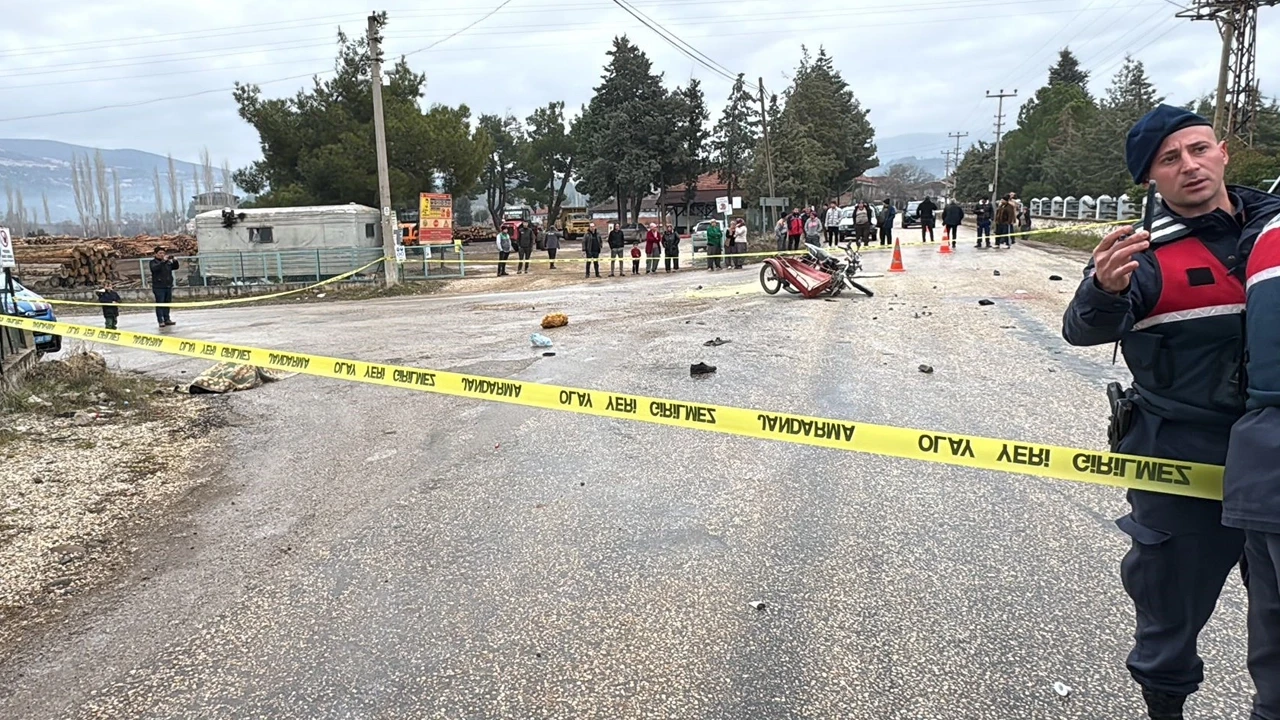 Denizli'de kamyon motosiklete çarptı: Yaşlı çift hayatını kaybetti