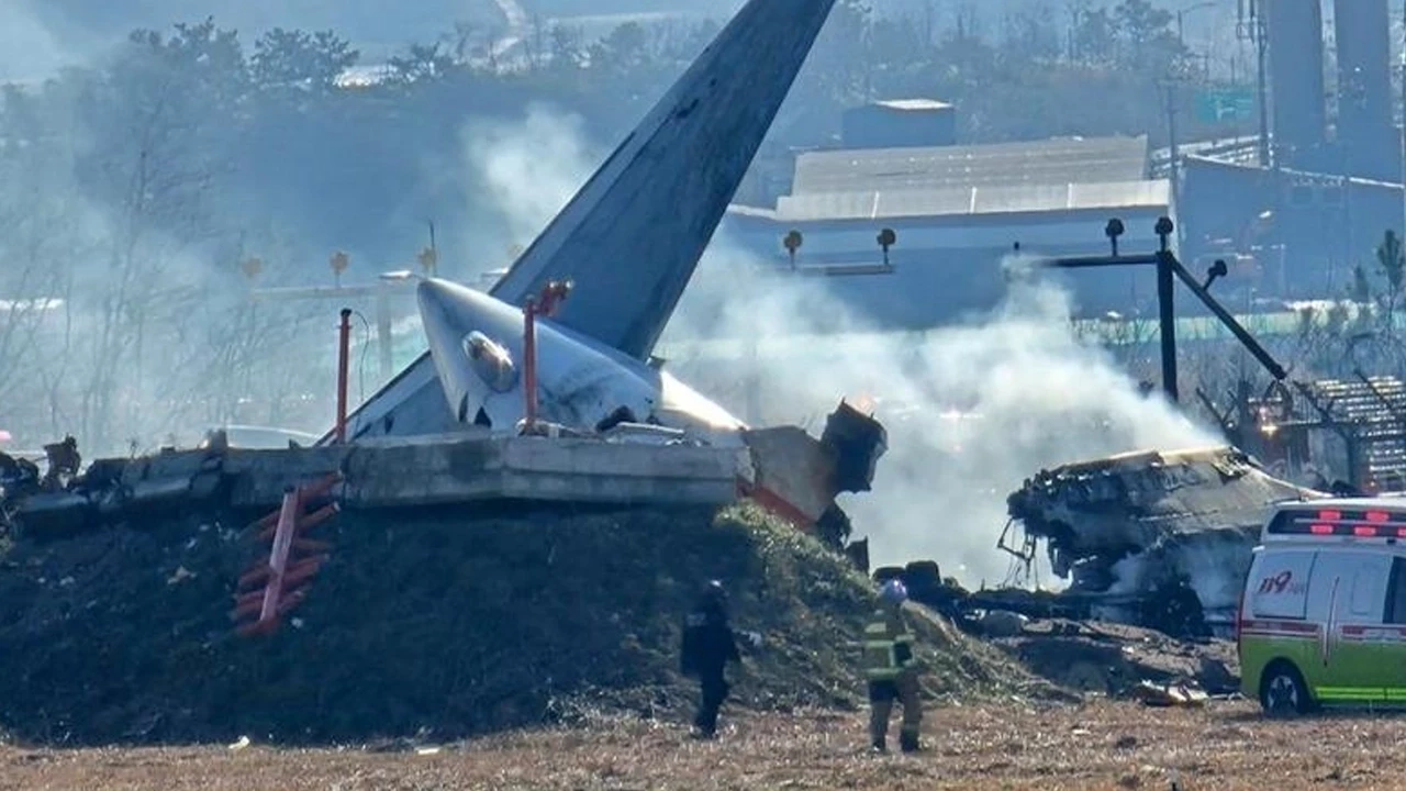 Uçak yangını korku dolu anlar yaşattı: 170 kişi kurtarıldı