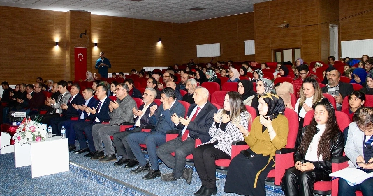 Âşık Rûhânî’ye vefa: Erzurum’un efsanevi âşığı anıldı!