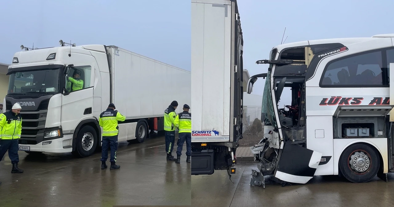 Niğde'de feci kaza: Yolcu otobüsü, tıra çarptı: 8 ölü