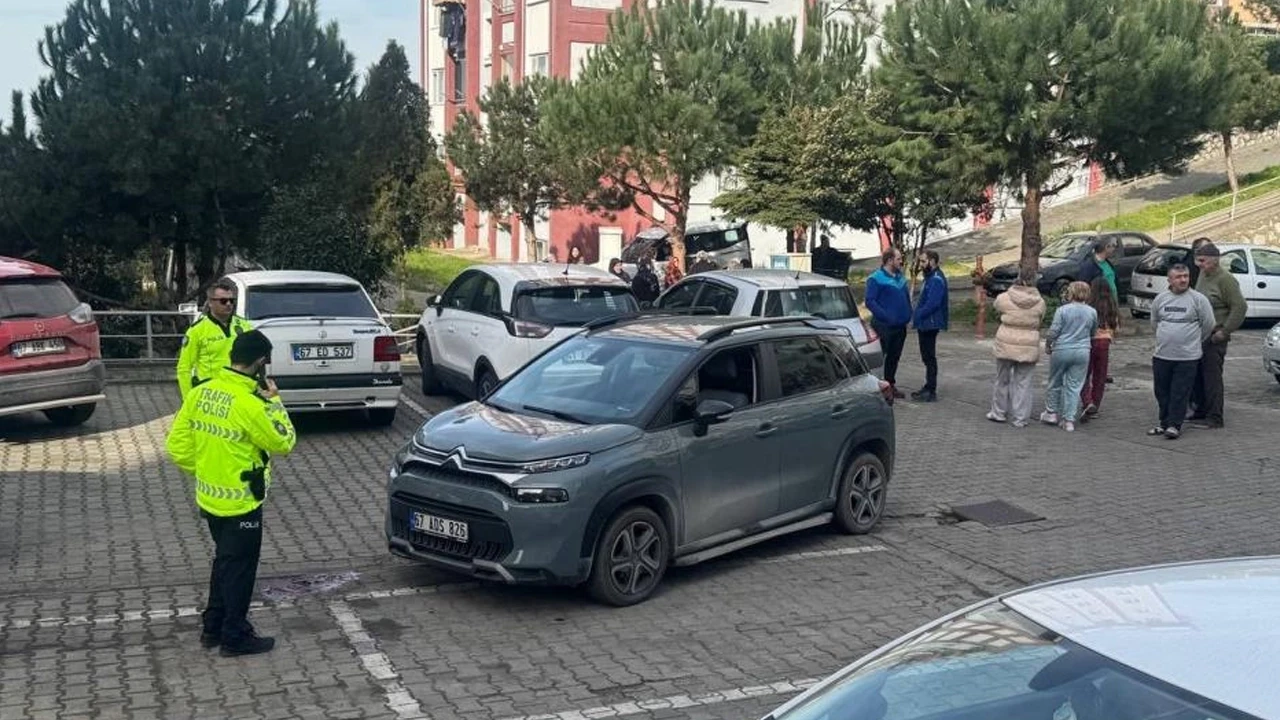 Zonguldak'ta park kazası: Kocasını arabayla ezdi!