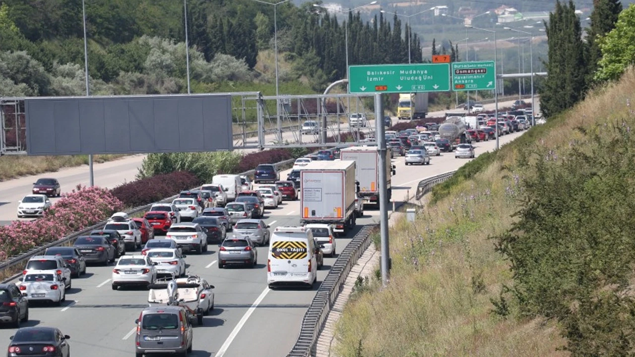 İstanbul, Ankara ve İzmir'de son yol durumu belli oldu! Haftanın ilk iş gününde yola çıkanlar dikkat