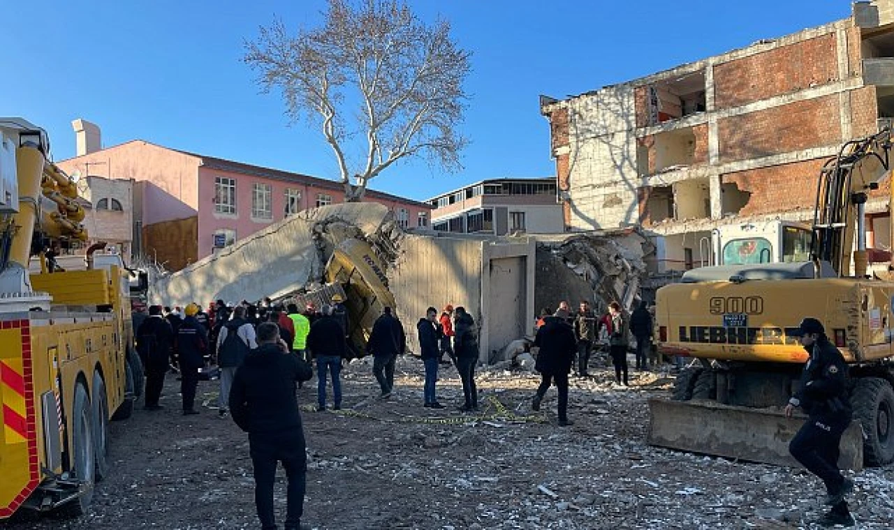 Uşak'ta iş makinesi operatörü göçük altında hayatını kaybetmişti: İki kişi tutuklandı