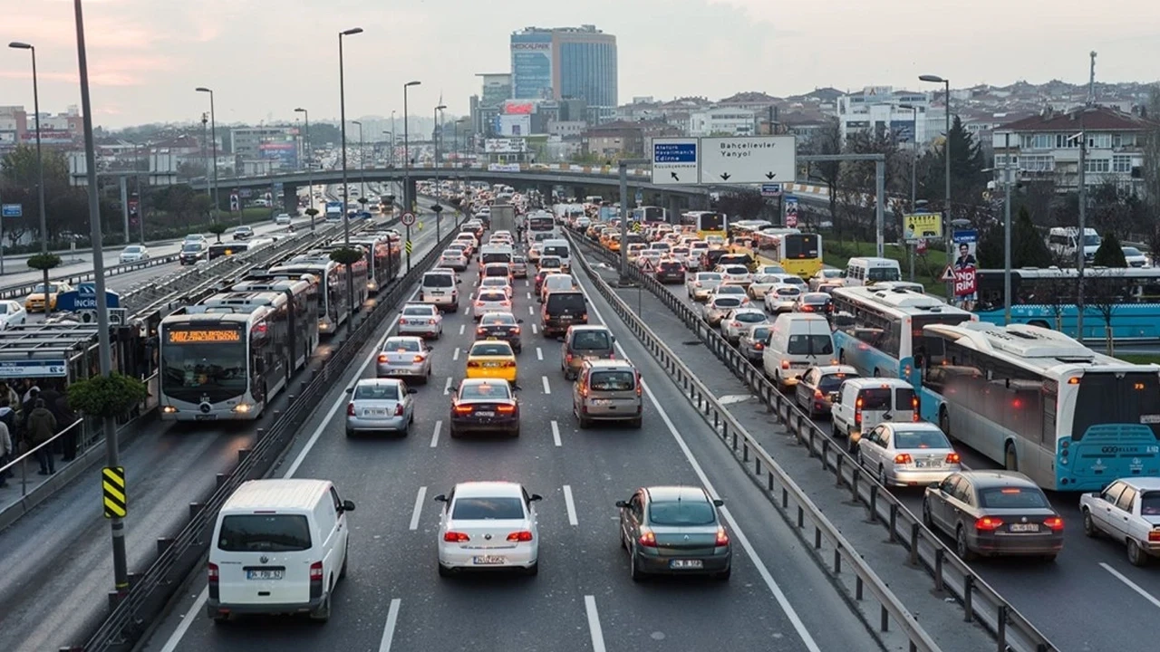 Hafta sonu yola çıkanlar dikkat! İşte İstanbul, Ankara ve İzmir'de son durum