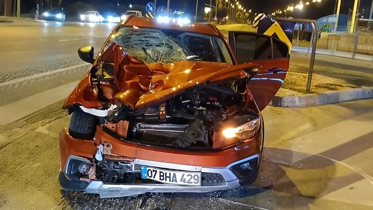 Mersin'de ölümcül kaza: Otomobilin çarptığı 2 yaya hayatını kaybetti!