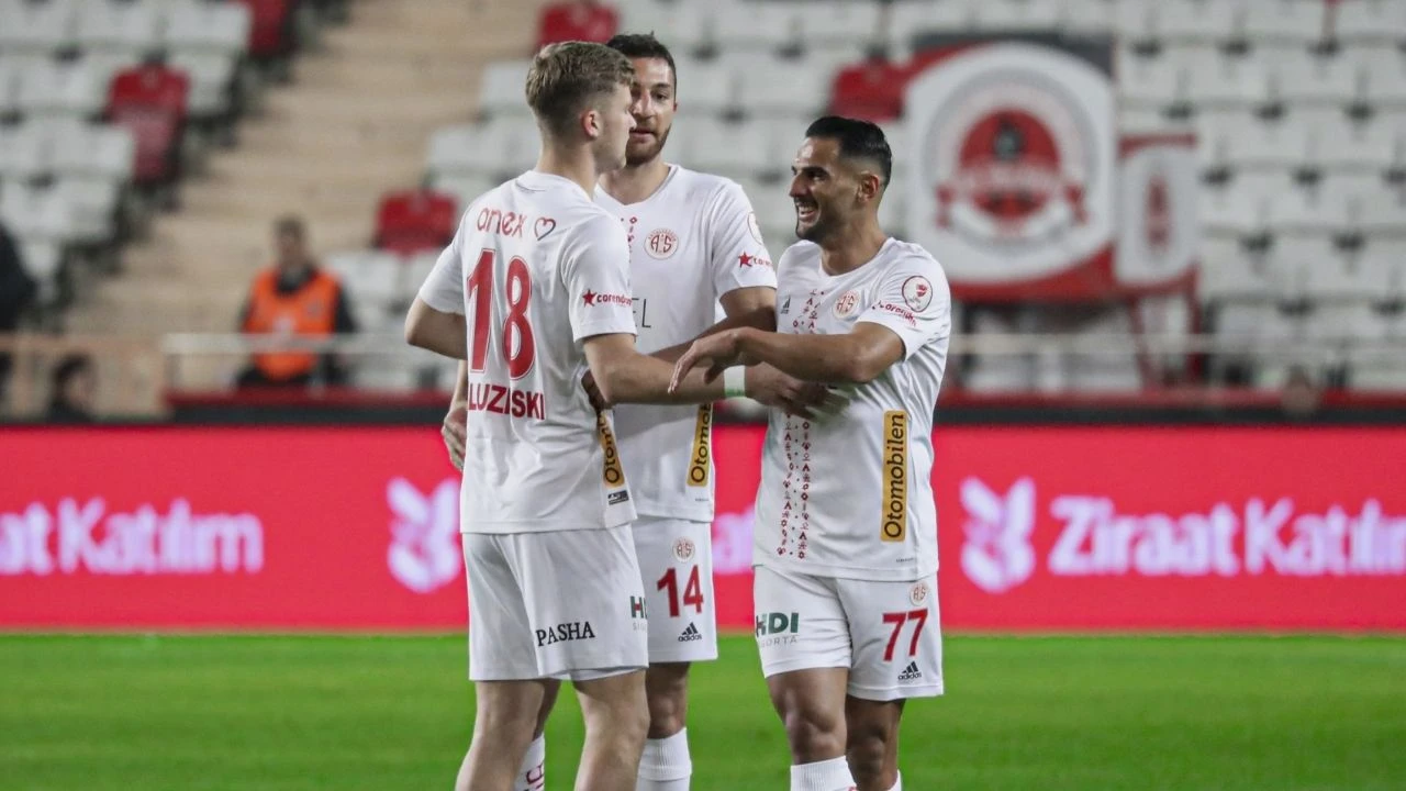 Antalyaspor, Kocaelispor karşısında 3-1 galip geldi! Türkiye Kupası macerasına galibiyetle başladı