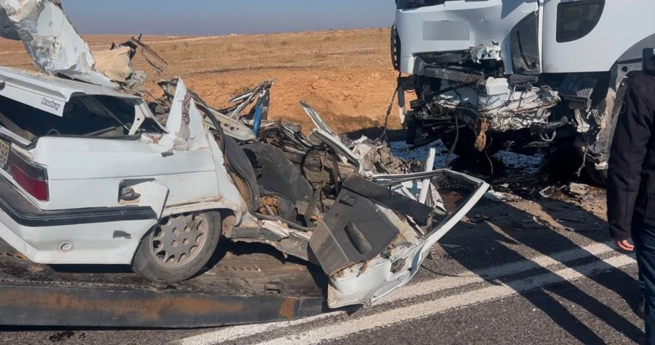 Şanlıurfa'da feci kaza! otomobil beton mikserine çarptı: Sürücü hayatını kaybetti