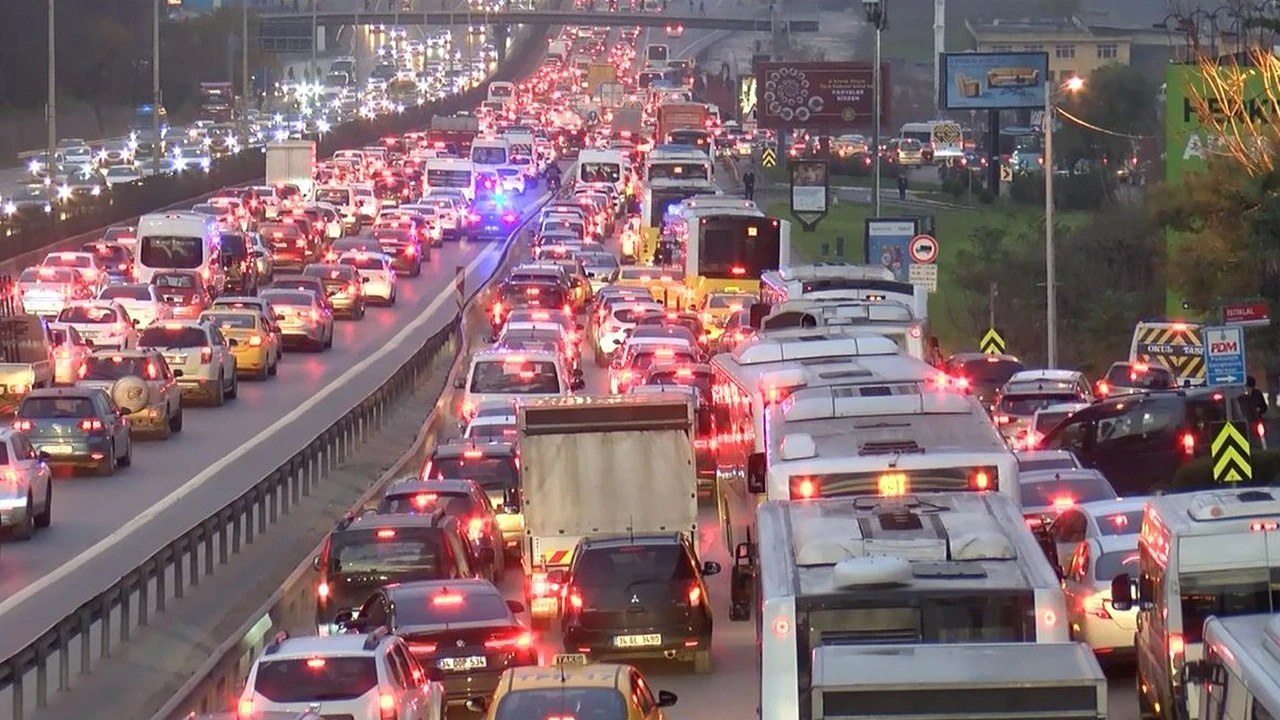 Kara yollarında son durum ne? Nerede trafik var? Hangi yolda çalışma var?